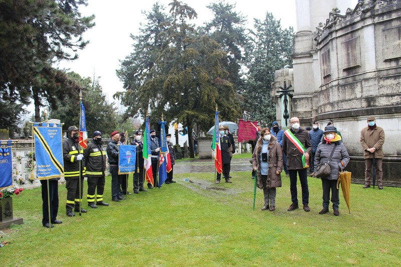 Cremona Sera Commemorato Al Civico Cimitero Il Giorno Del Ricordo