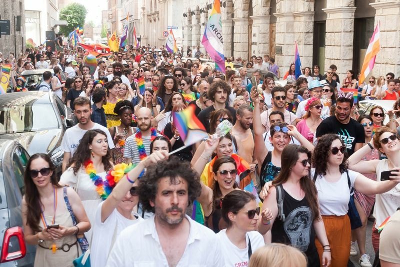 Cremona Sera Tanta Gente Per Il Primo Cremonapride Quasi Duemila