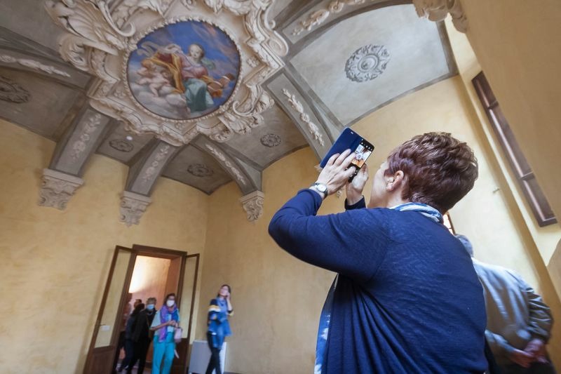 Cremona Sera Tanta Gente Per Visitare I Tesori Dei Palazzi Storici