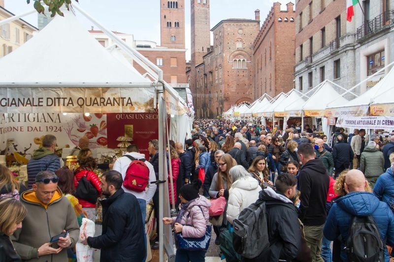 Cremona Sera Cremona Mai Cos Affollata Per La Esima Festa Del