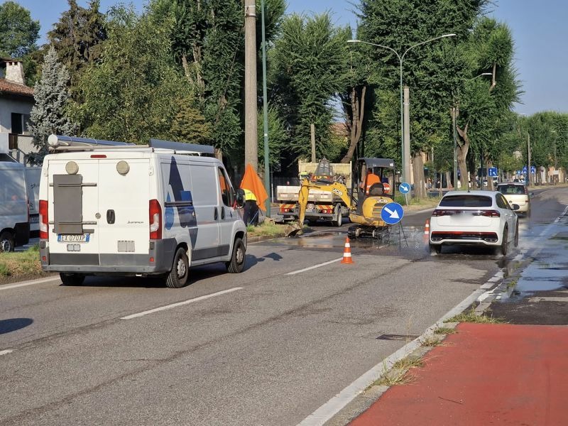 Cremona Sera Tubatura Rotta Disagi In Via Giuseppina Lavori In