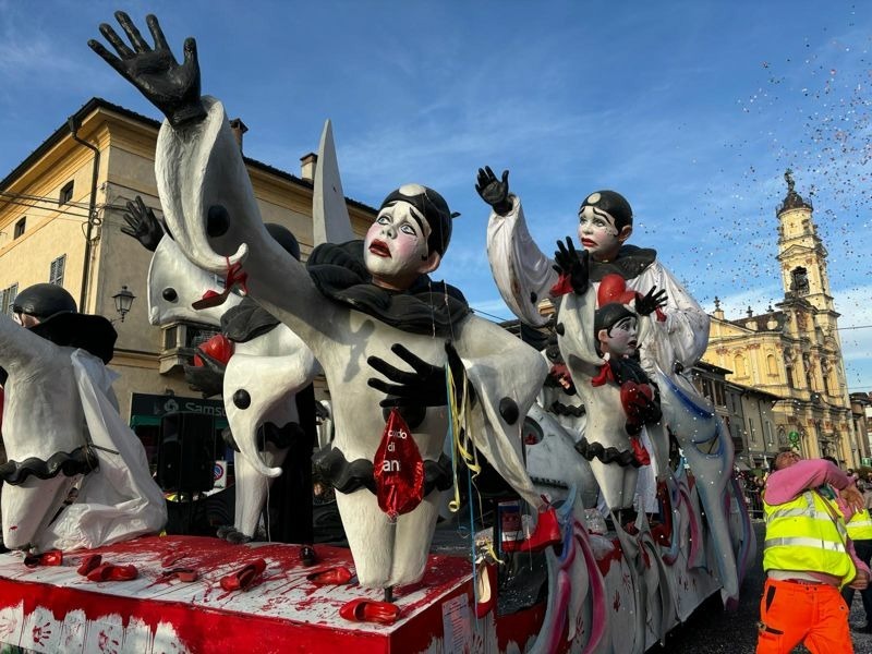 Cremona Sera Maltempo Annullata La Seconda Sfilata Del Carnevale