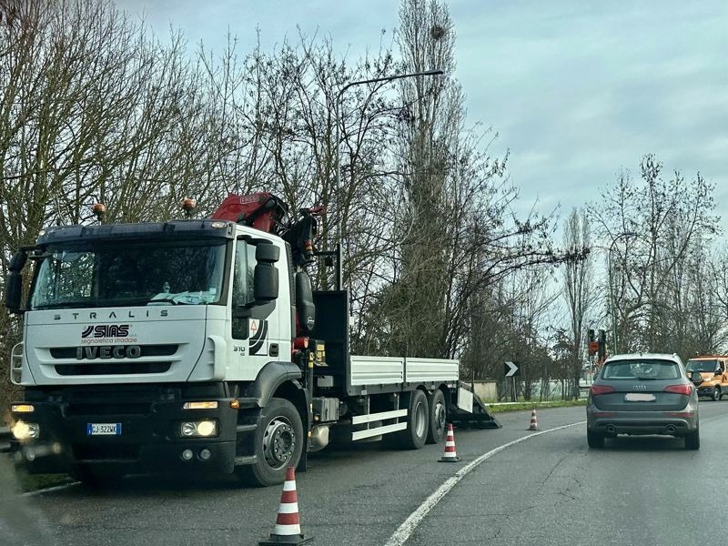 Cremona Sera Lavori Prima Del Ponte Di Po Per Ripristinare Il